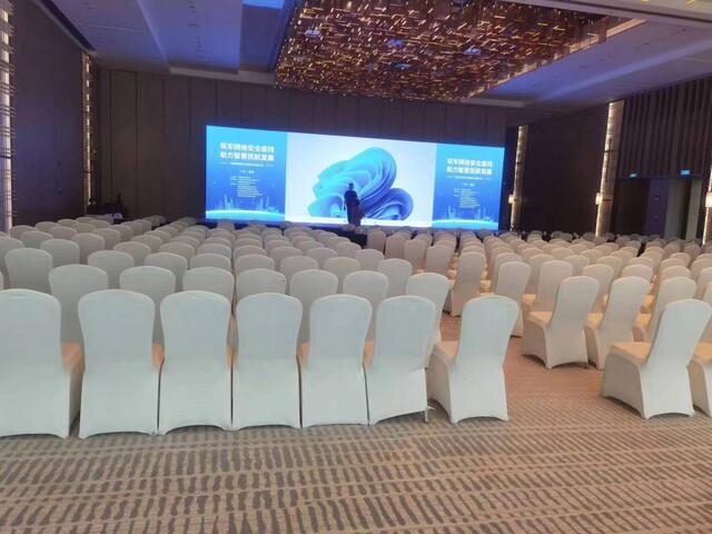 ����һ�������������U ������γ��� �F�e�γ���  ��̺��O(sh��)